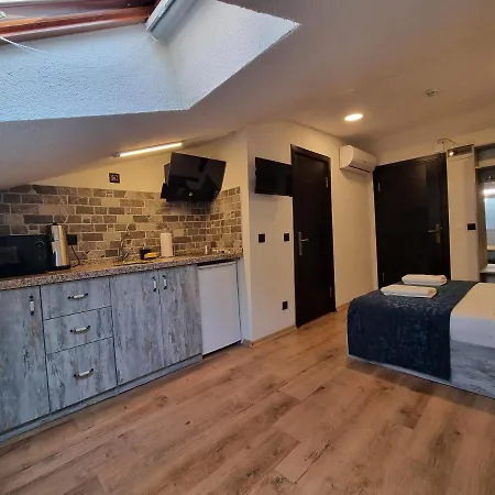 アパートホテル Element Garden 4*